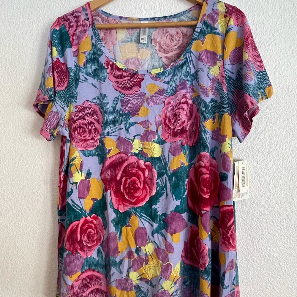 LulaRoe Classic T - XL